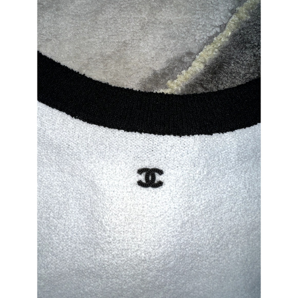 Chanel 23P White Black CC Logo Ribbed Hem Stretch Cotton Knit Top Tank Shirt 38 - Picture 3 of 12